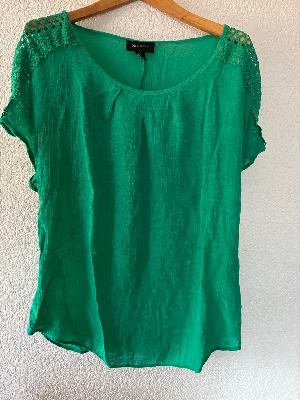 AB STUDIO Green Lace Sleeve Blouse Like New